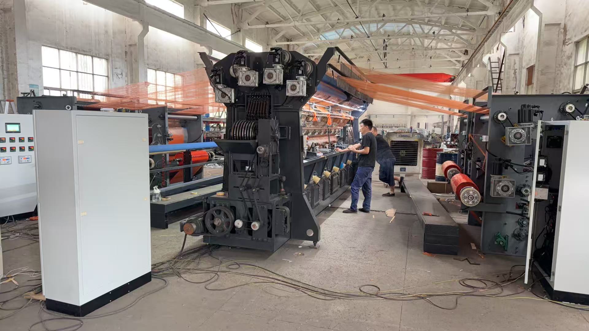 Laatste bedrijfscasus over Double Needle Bed Warp Knitting Machine for Industrial Textile Manufacturing